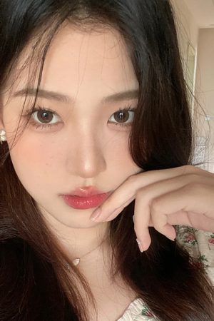 Forest Style Four-Leaf Clover Cat's Eye Stone Ear Clips - No Ear Holes, Cute High-End Elegant Accessories for Ethereal Fashion