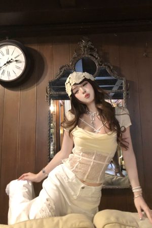 Fragrant Sweet Spicy Bali Short-Sleeve Lace Hollow T-Shirt for Women - Summer Slim-Fit Waist-Cinching Top, Y2K Style