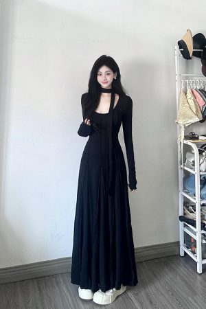 French Hepburn Style Black Knitted Dress for Women - Elegant Long Sleeves, Waist-Cinching Slim Fit for Spring Fashion