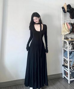 French Hepburn Style Black Knitted Dress for Women - Elegant Long Sleeves, Waist-Cinching Slim Fit for Spring Fashion