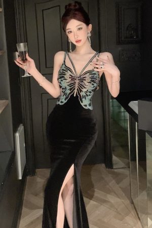 French Hepburn-Style Evening Gown - Gold Velvet Spaghetti Strap Dress with Rhinestones for Women, Elegant Banquet Fashion