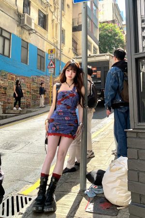French Lace Sexy Dress with Waist-Defining Bodycon Fit - Women's Summer Short Skirt in Monet's Back Garden Style