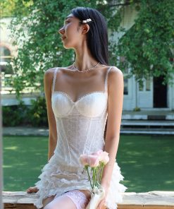 French Lace Splicing Camisole - Slim Fit Sweet Top for a Chic 90s Inspired Look