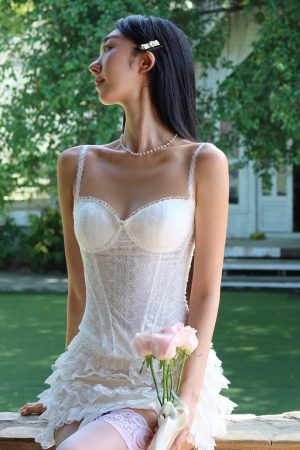 French Lace Splicing Camisole - Slim Fit Sweet Top for a Chic 90s Inspired Look