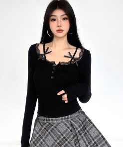 French Pure Desire Black Halter Lace Spliced Low-Cut Long Sleeve T-Shirt - Women's Waist-Defining Spring Top, Y2K Style