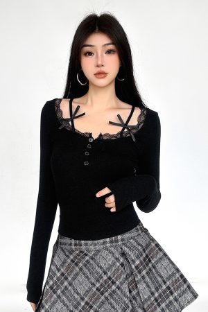 French Pure Desire Black Halter Lace Spliced Low-Cut Long Sleeve T-Shirt - Women's Waist-Defining Spring Top, Y2K Style