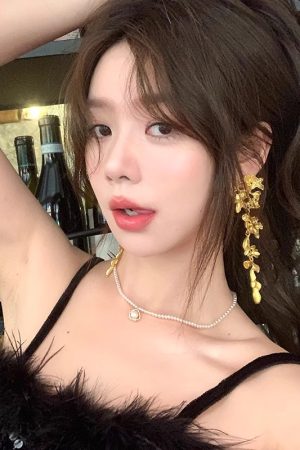 French Retro Heavy Metal Flower Tassel Earrings for Women â€“ High-End Unique Studs, Autumn & Winter Fashion Jewelry