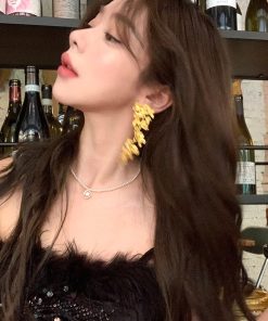 French Retro Heavy Metal Flower Tassel Earrings for Women – High-End Unique Studs, Autumn & Winter Fashion Jewelry