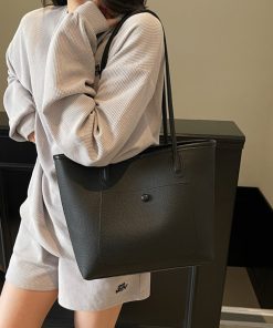 French Retro Lychee Pattern Tote Bag for Women - Large Capacity Shoulder Handbag for College Students and Commuters