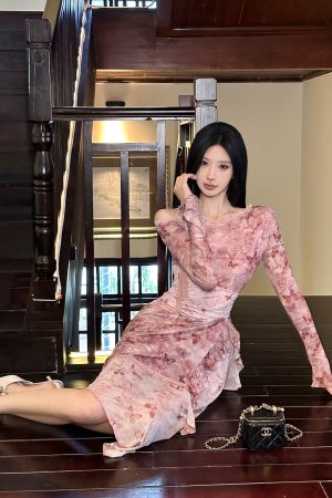 French Romantic Style Fitted Asymmetrical Hem Dress - Elegant Pure Desire Design for Chic Occasions