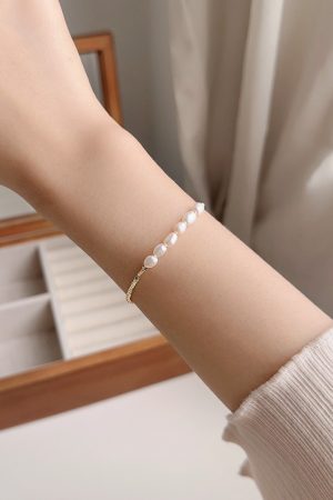 French-Style Baroque Metal Splicing Freshwater Pearl Bracelet - Vintage Women's Jewelry with Unique Niche Design
