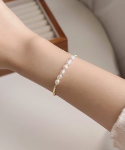 French-Style Baroque Metal Splicing Freshwater Pearl Bracelet - Vintage Women's Jewelry with Unique Niche Design