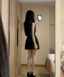 French-Style Black Sleeveless Dress for Women - Elegant Waist-Cinching Design, Short Summer Skirt, Perfect for Petite Figures