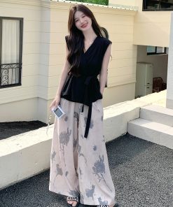 French-Style Black Sleeveless Top and Printed Wide-Leg Pants Two-Piece Set for Women - Stylish Summer 2025 Outfit