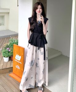 French-Style Black Sleeveless Top and Printed Wide-Leg Pants Two-Piece Set for Women - Stylish Summer 2025 Outfit
