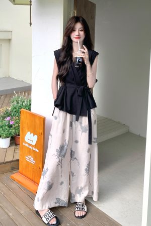 French-Style Black Sleeveless Top and Printed Wide-Leg Pants Two-Piece Set for Women - Stylish Summer 2025 Outfit