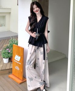 French-Style Black Sleeveless Top and Printed Wide-Leg Pants Two-Piece Set for Women - Stylish Summer 2025 Outfit
