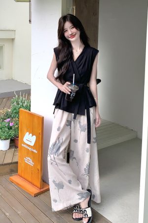 French-Style Black Sleeveless Top and Printed Wide-Leg Pants Two-Piece Set for Women - Stylish Summer 2025 Outfit