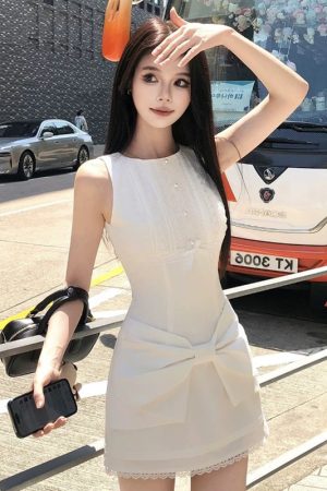 French-Style Bow Sleeveless Dress for Women - High-End Waist-Cinching Slim Mini Skirt for Summer, Chic Design for Fashion Lovers