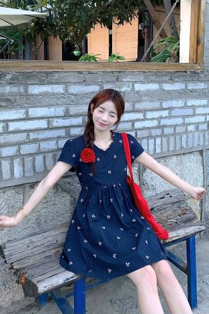 French Style Embroidered Bow Tie Dress for Women, Sweet V-Neck Short Doll Dress, Summer Fashion, Romantic Look