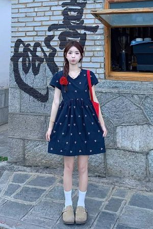 French Style Embroidered Bow Tie Dress for Women, Sweet V-Neck Short Doll Dress, Summer Fashion, Romantic Look