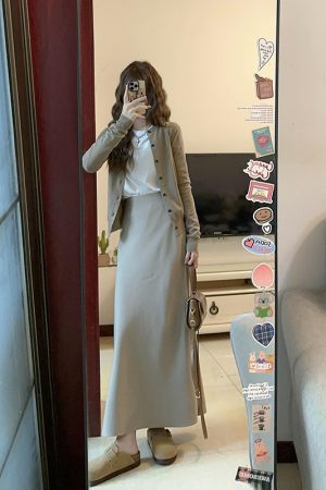French-Style Fitted Knitted Cardigan Top & Half-Length Skirt Two-Piece Set for Women - Chic Autumn/Winter Fashion