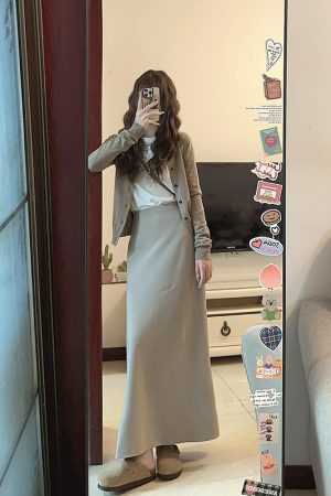 French-Style Fitted Knitted Cardigan Top & Half-Length Skirt Two-Piece Set for Women - Chic Autumn/Winter Fashion
