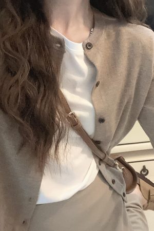 French-Style Fitted Knitted Cardigan Top & Half-Length Skirt Two-Piece Set for Women - Chic Autumn/Winter Fashion