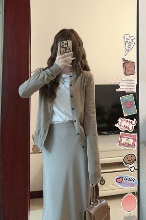 French-Style Fitted Knitted Cardigan Top & Half-Length Skirt Two-Piece Set for Women - Chic Autumn/Winter Fashion