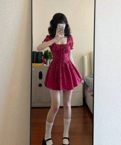 French-Style Floral Dress for Women, Square Neck, Waist-Cinching, Puff Sleeves, Short Skirt, Elegant Summer Fashion for Petite Figures