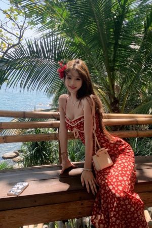 French-Style Floral Spaghetti Strap Dress for Women, Waist-Cinching, Elegant Design, Sweet & Spicy Short Skirt for Summer Beach Vacation