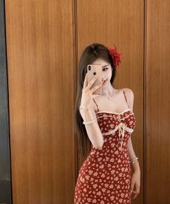 French-Style Floral Spaghetti Strap Dress for Women, Waist-Cinching, Elegant Design, Sweet & Spicy Short Skirt for Summer Beach Vacation