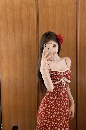 French-Style Floral Spaghetti Strap Dress for Women, Waist-Cinching, Elegant Design, Sweet & Spicy Short Skirt for Summer Beach Vacation
