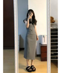 French-Style Gray Pleated Knitted Dress for Women, Slim Fit, Elegant Design, Short Sleeves, Split Skirt, Summer Fashion, Y2K Style