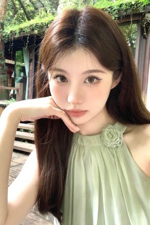 French-Style Green Sleeveless Halter Neck Dress Set - High-Waisted Slim Fit Tencel Short Skirt Pants for Summer Fashion