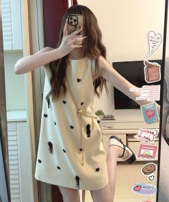 French-Style Halter Neck Sleeveless Dress for Women - Waist-Cinching Elegant Short Skirt - Summer 2025 Petite Fashion