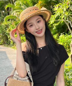 French-Style Hand-Woven Straw Flat-Top Sun Hat for Travel & Beach, Elegant Sun Protection Accessory, Light Luxury Gift Idea