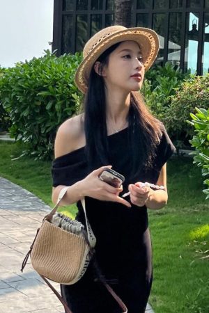 French-Style Hand-Woven Straw Flat-Top Sun Hat for Travel & Beach, Elegant Sun Protection Accessory, Light Luxury Gift Idea