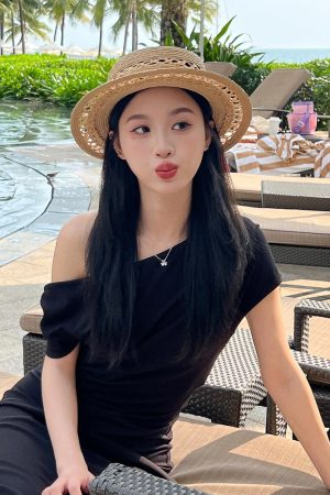 French-Style Hand-Woven Straw Flat-Top Sun Hat for Travel & Beach, Elegant Sun Protection Accessory, Light Luxury Gift Idea