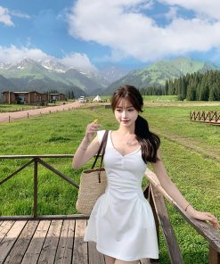 French-Style High-End White V-Neck Dress for Women - Fitted Waist, Sleeveless, Short Summer Vacation Dress