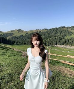 French-Style High-End White V-Neck Dress for Women - Fitted Waist, Sleeveless, Short Summer Vacation Dress