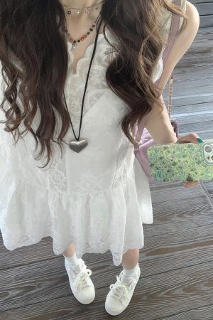 French-Style Lace Spliced Sleeveless Summer Dress for Women - V-Neck Short Skirt with Design-Oriented Niche Temperament