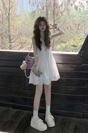 French-Style Lace Spliced Sleeveless Summer Dress for Women - V-Neck Short Skirt with Design-Oriented Niche Temperament