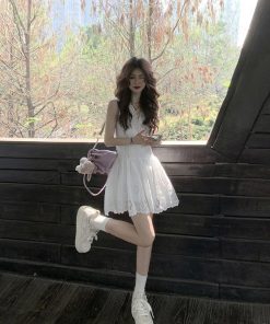 French-Style Lace Spliced Sleeveless Summer Dress for Women - V-Neck Short Skirt with Design-Oriented Niche Temperament