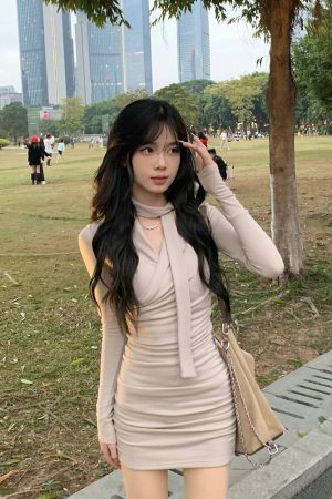 French-Style Long Sleeve Fitted Knitted Dress for Women - Waist-Cinching Bodycon Mini Skirt, Elegant Design, Perfect for Spring