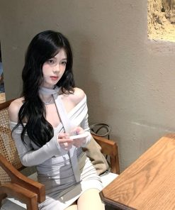 French-Style Long Sleeve Fitted Knitted Dress for Women - Waist-Cinching Bodycon Mini Skirt, Elegant Design, Perfect for Spring