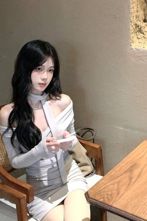 French-Style Long Sleeve Fitted Knitted Dress for Women - Waist-Cinching Bodycon Mini Skirt, Elegant Design, Perfect for Spring