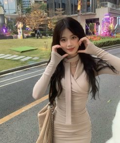 French-Style Long Sleeve Fitted Knitted Dress for Women - Waist-Cinching Bodycon Mini Skirt, Elegant Design, Perfect for Spring