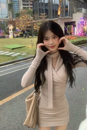 French-Style Long Sleeve Fitted Knitted Dress for Women - Waist-Cinching Bodycon Mini Skirt, Elegant Design, Perfect for Spring