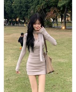 French-Style Long Sleeve Fitted Knitted Dress for Women - Waist-Cinching Bodycon Mini Skirt, Elegant Design, Perfect for Spring